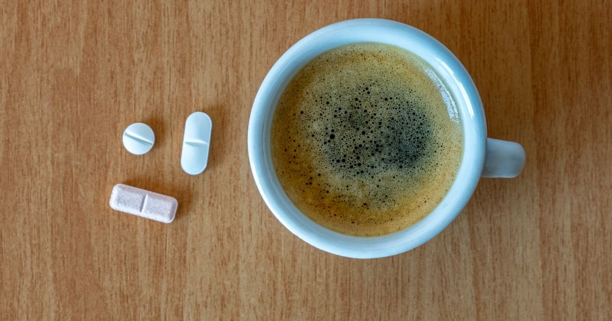 Warning to take 5 medications with coffee that can make them "less effective"