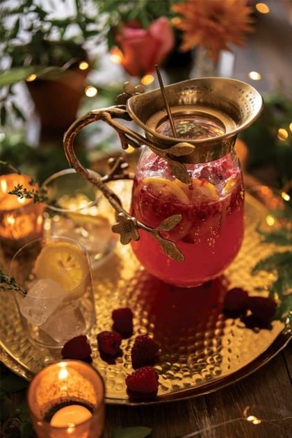 The shake sparkling of the lemonade stood - aliva aliva